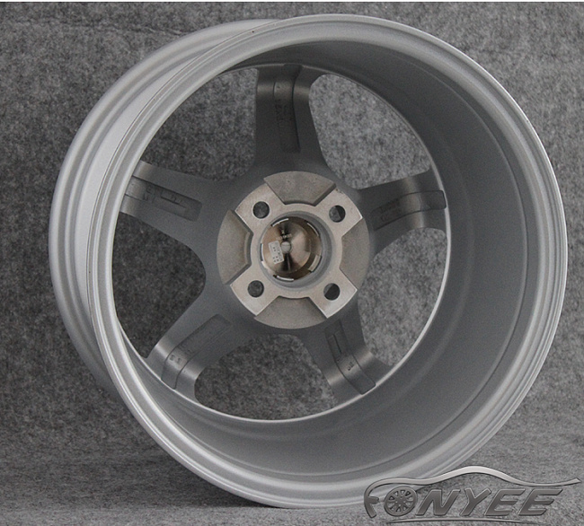 картинка Новые диски Bee*R B5 R15 4x100 ET10 J8 серебро магазин  StreetTuning 