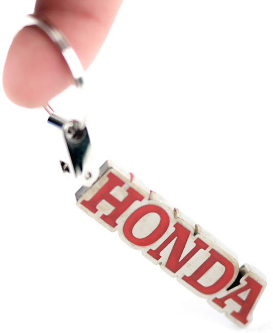 картинка Брелок Honda красный магазин  StreetTuning 