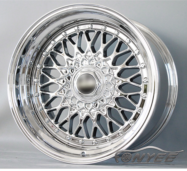 картинка Новые диски BBS RS R18 5X112/5X114,3 ET30 J9,5 хром серебро + серебристые болтики магазин  StreetTuning 