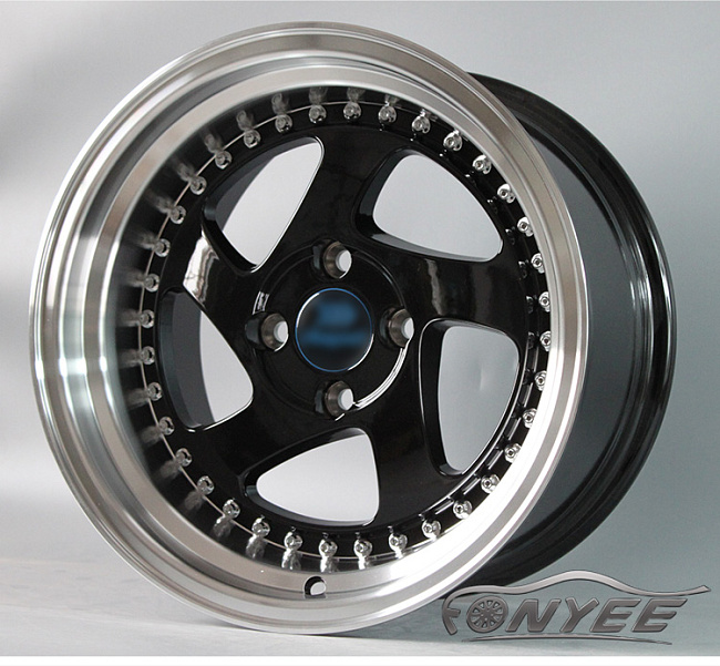 картинка Новые диски Rotiform TMB Flat R15 4х100 ET30 J7 черный глянец + серебристые болтики магазин  StreetTuning 