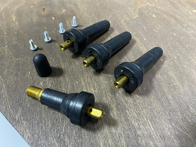 картинка Ниппели (вентили) под датчик, разборные TR420, черные, 4 шт магазин  StreetTuning 