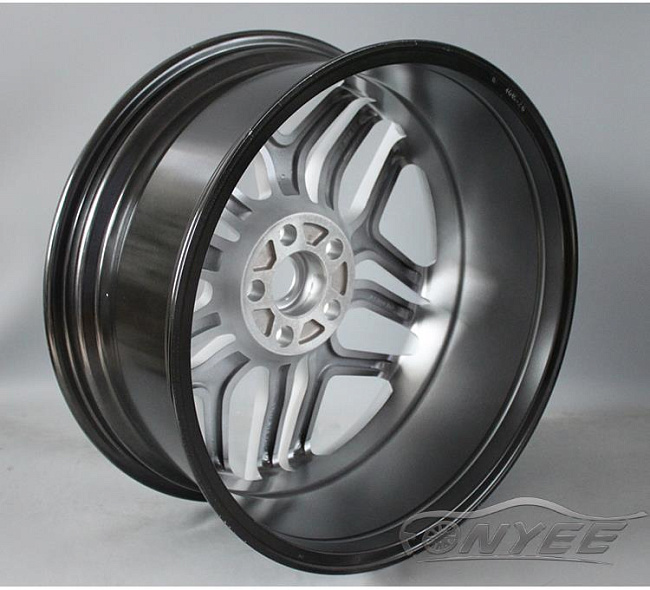 картинка Новые диски Range Rover Evoque Wheels R20 5x120 ET48 J8,5 серебро магазин  StreetTuning 