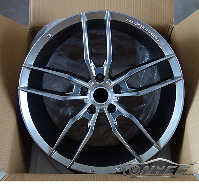 картинка Новые диски KE Flow Forming модель 4 R18 5X108 ET42 J8 черный + серебро магазин  StreetTuning 
