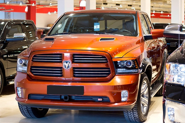 картинка Dodge RAM 2009-н.в. Накладки на передние фары (реснички) компл.-2 шт. магазин  StreetTuning 