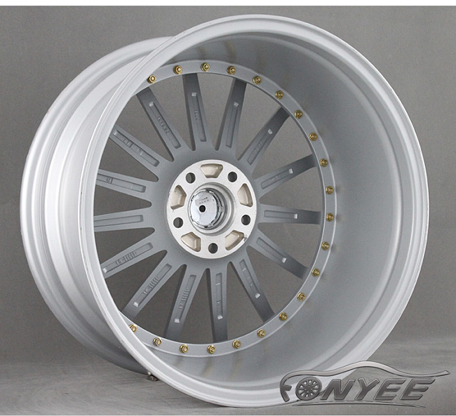 картинка Новые диски JNC 042 R19 5X114,3 ET35 J9,5 серебро + золотистые болтики магазин  StreetTuning 