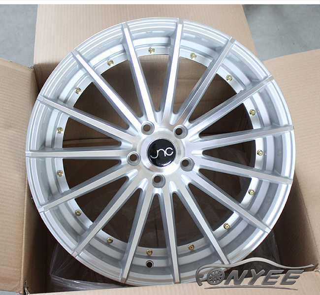 картинка Новые диски JNC 042 R19 5X114,3 ET35 J8,5 серебро + золотистые болтики магазин  StreetTuning 