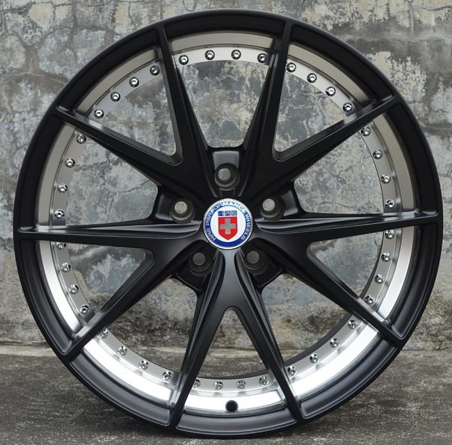 картинка Новые диски HRE S104 реплика R18 5x112 ET35 J8,5 черные магазин  StreetTuning 