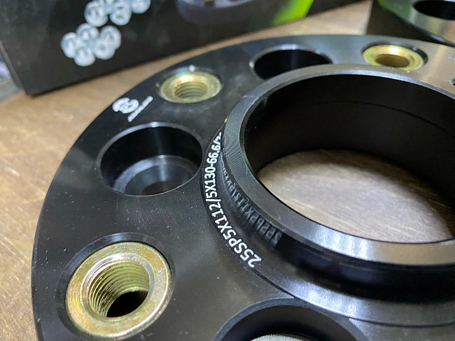 картинка Проставка переходная 25 мм 5x112-5x130,ЦО 66.6-71.6 FUT 14X1.5 магазин  StreetTuning 