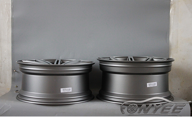 картинка Новые диски Vossen CV4 Replica R19 5X112 ET38 J9,5 серый мат + серебро магазин  StreetTuning 