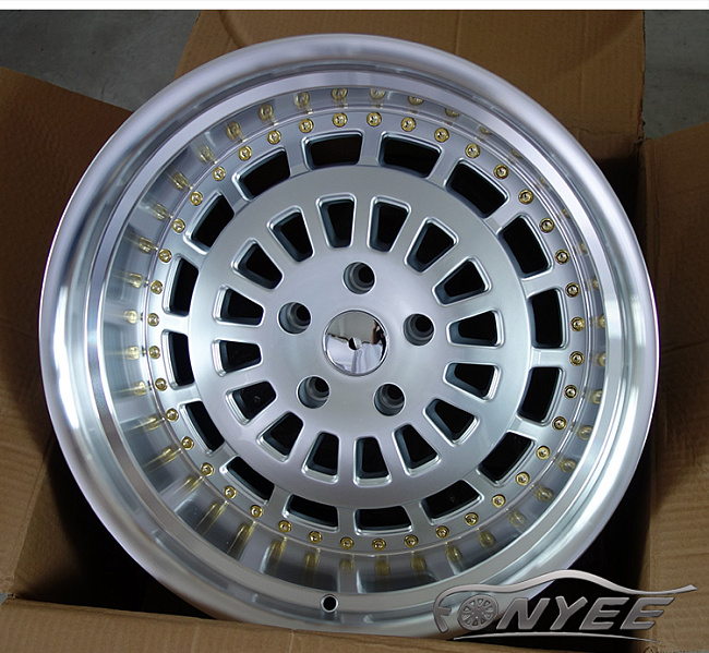 картинка Новые диски ESM 015 R19 5x120 ET25 J11 серебро + золотистые болтики магазин  StreetTuning 