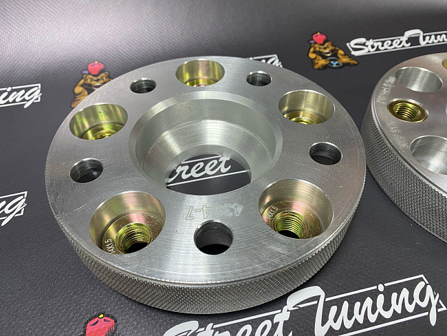 картинка Проставка Starleks 30 мм 5x120, FUT14x1.5 цо 72.6 рф магазин  StreetTuning 