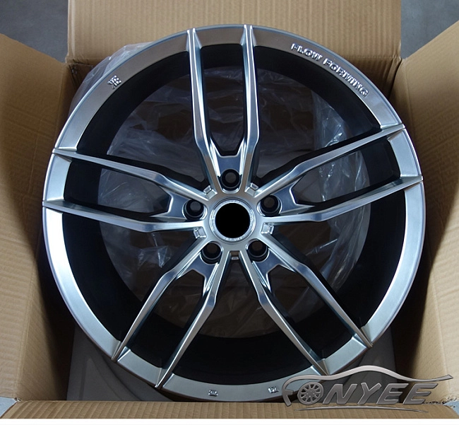 картинка Новые диски KE Flow Forming модель 4 R18 5X108 ET42 J8 черный + серебро магазин  StreetTuning 