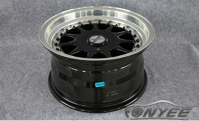 картинка Новые диски Hartge R15 4X100/114,3 ET15 J8 черный + серебро магазин  StreetTuning 