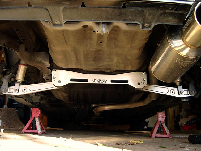 картинка Задний усилитель подрамника ASR style для Honda Civic EK 1996-2000 г, серебристый магазин  StreetTuning 