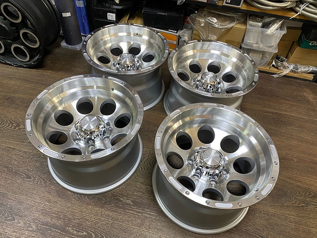 картинка Новые диски GT WHEEL Style R16 J10 et -44 6x139,7, серебро магазин  StreetTuning 