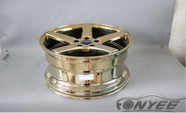 картинка Новые диски Vossen CV3 Replica R18 5X114,3 ET40 J8 золото хром магазин  StreetTuning 