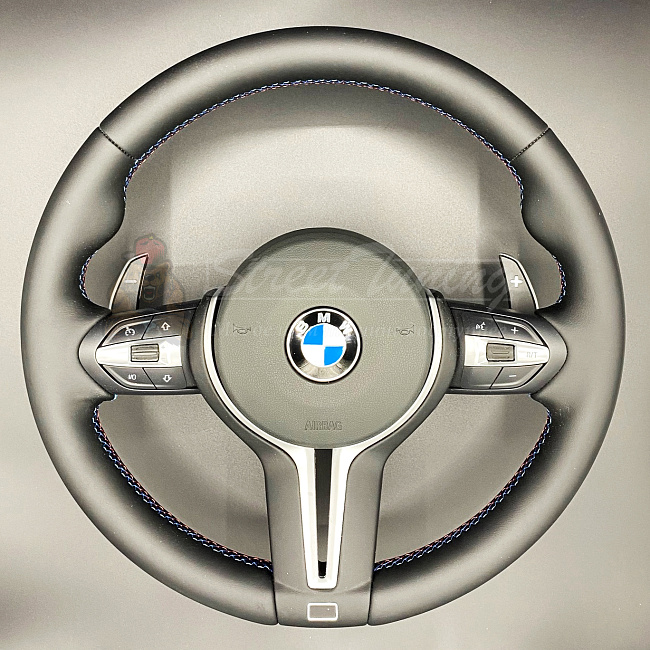картинка Руль BMW E46/E39/E53/E46 с подушкой в стиле M3 F80, эко-кожа, без подогрева магазин  StreetTuning 