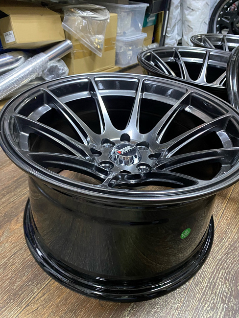 картинка Новые диски XXR 527 R15 J8.25 ET0 4X100/4X114.3 Hyper Black магазин  StreetTuning 