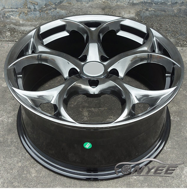 картинка Новые диски Alfa Romeo Giulia Quadrifoglio R19 5x112 ET35 J8,5 серебро с оттенком серого металика магазин  StreetTuning 