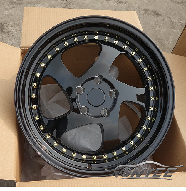картинка Новые диски Rotiform TMB Flat R18 5х114,3 ET30 J9,5 черный глянец + золотые болтики магазин  StreetTuning 