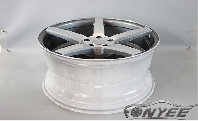 картинка Новые диски Vossen CV3 Replica R20 5X114,3 ET35 J8,5 серый глянец + серебро магазин  StreetTuning 