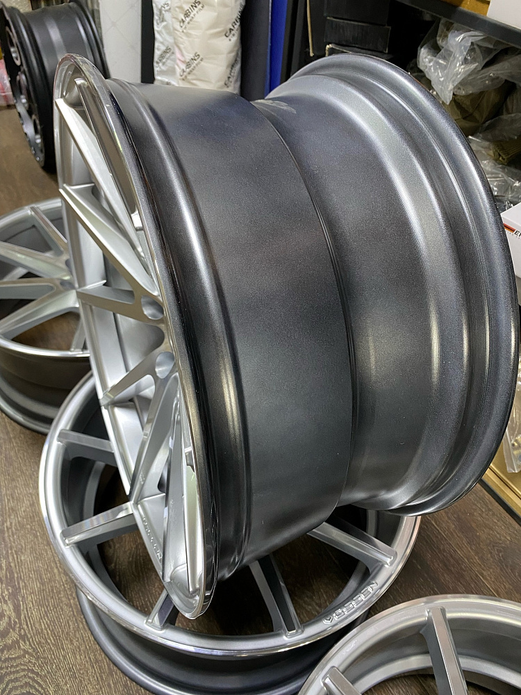 картинка Новые диски Vossen VFS1 разноширокие R19 J8.5/J9,5 ET35 5X114,3 от магазина  StreetTuning