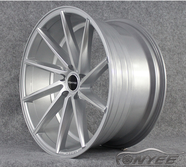 картинка Новые диски Vossen CVT-L Replica R20 5X114,3 ET40 J10 серебро магазин  StreetTuning 