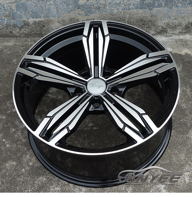 картинка Новые диски Dibite R18 5x114,3 ET35 J8 черные #2 магазин  StreetTuning 