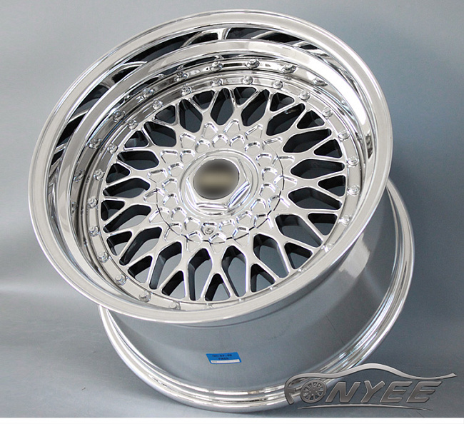 картинка Новые диски BBS RS R18 5X112/5X114,3 ET30 J9,5 хром серебро + серебристые болтики магазин  StreetTuning 