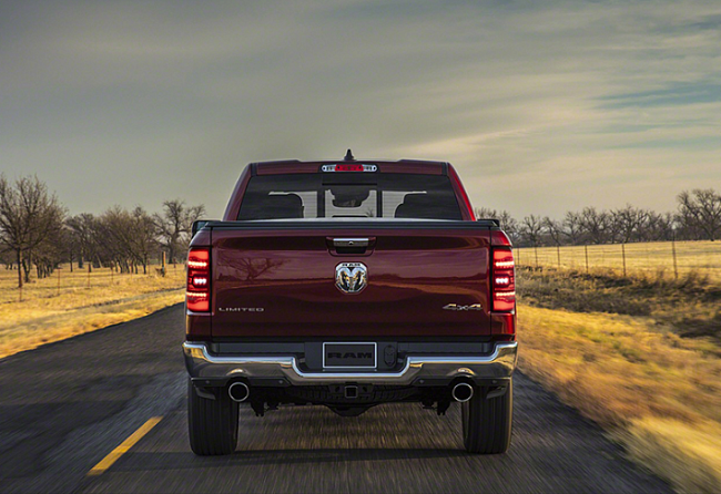 картинка Задние фары для Dodge RAM с 2009 - по 2018 г магазин  StreetTuning 