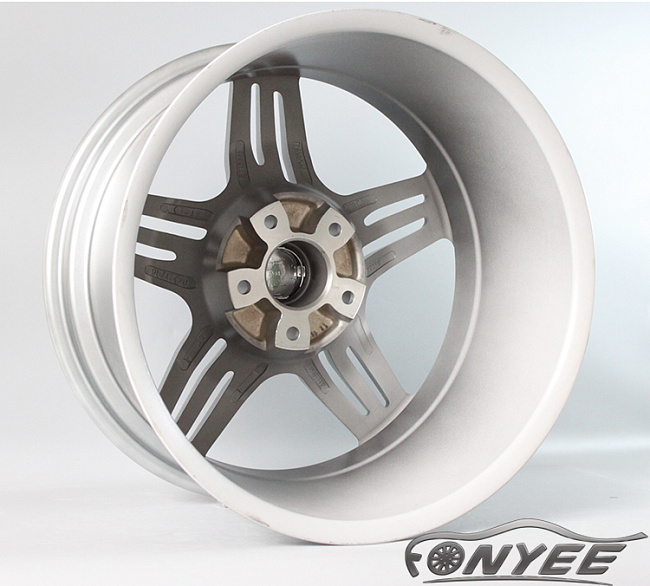 картинка Новые диски Porsche Cayman Wheels R19 5x130 ET46 J9,5 серый + серебро магазин  StreetTuning 