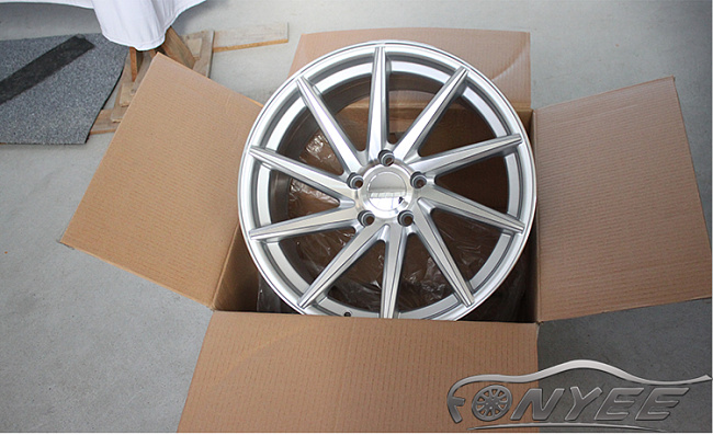 картинка Новые диски Vossen CVT-R Replica R18 5X114,3 ET35 J9,5 серебро магазин  StreetTuning 