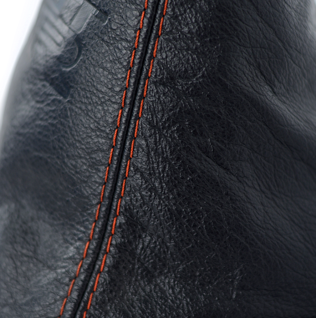 картинка Чехол на КПП для Nissan GTR  Кожа, красная строчка магазин  StreetTuning 