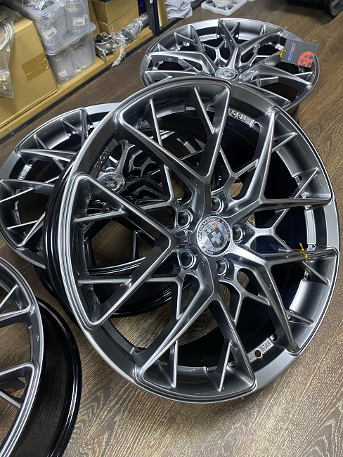 картинка Новые HRE FF10 R18 J8 ET38 5x114,3 Hyper Black магазин  StreetTuning 