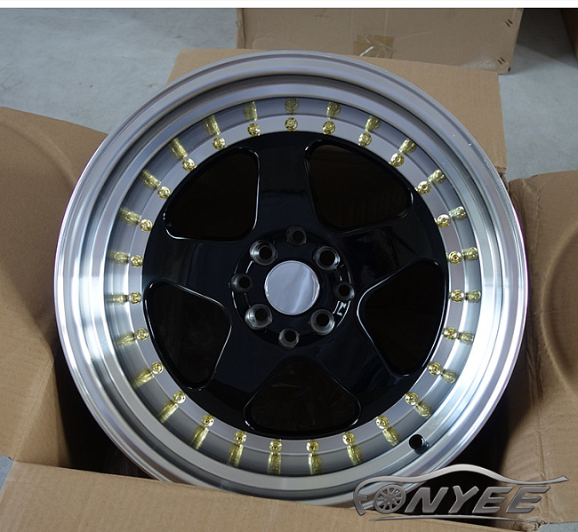 картинка Новые диски Rotiform R17 4x100-4x114,3 ET15 J9 черный + полированная полка магазин  StreetTuning 