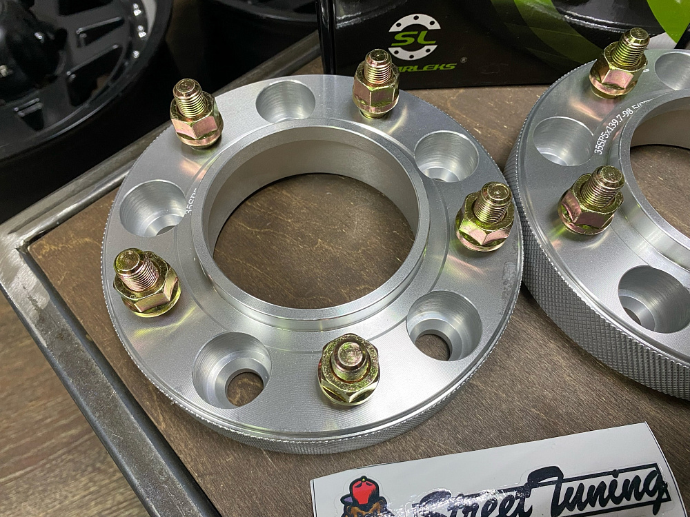 картинка Проставка Starleks 35 мм 5x139.7 цо 98.5 шпилечная M12x1,25 от магазина  StreetTuning