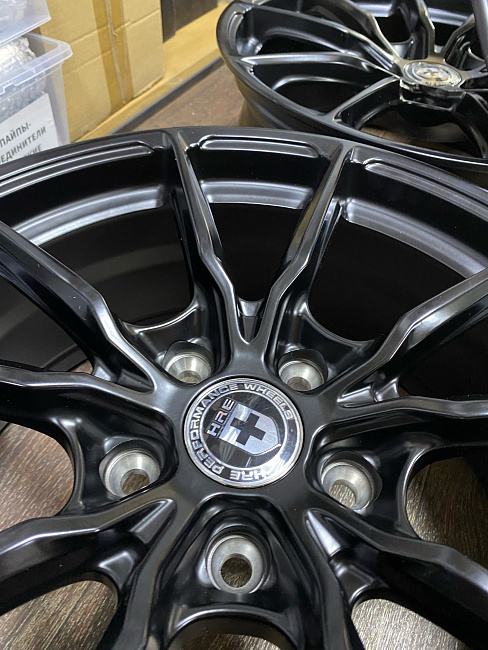 картинка Новые диски HRE R17 J7.5 ET35 5x114.3 Black Mat магазин  StreetTuning 