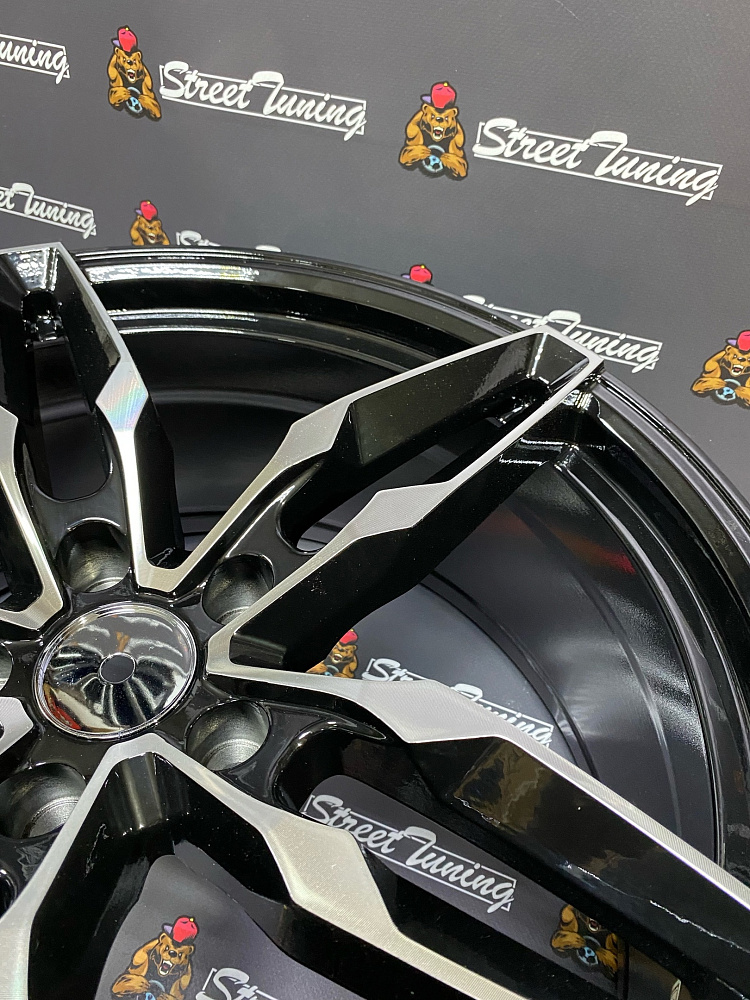 картинка Новые диски Inforged R19 J8.5 ET38 5x108 Black + Silver от магазина  StreetTuning
