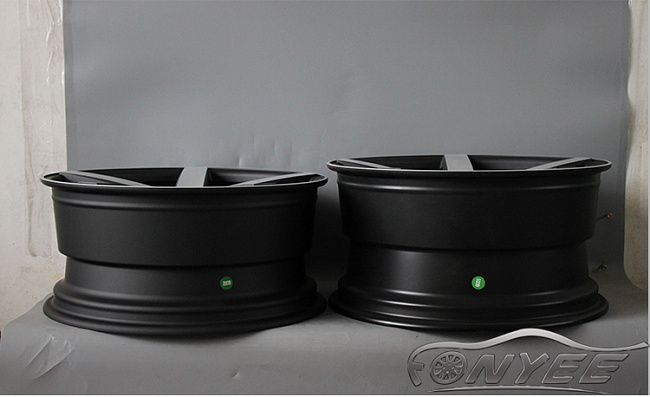 картинка Новые диски Vossen CV3 Replica R19 5X112 ET35 J8,5 черный мат + серебро магазин  StreetTuning 