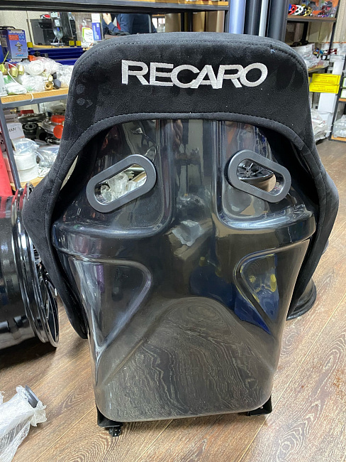 картинка Сиденье спортивное "Ковш" Recaro Rac большой размер, черное замшевое. магазин  StreetTuning 
