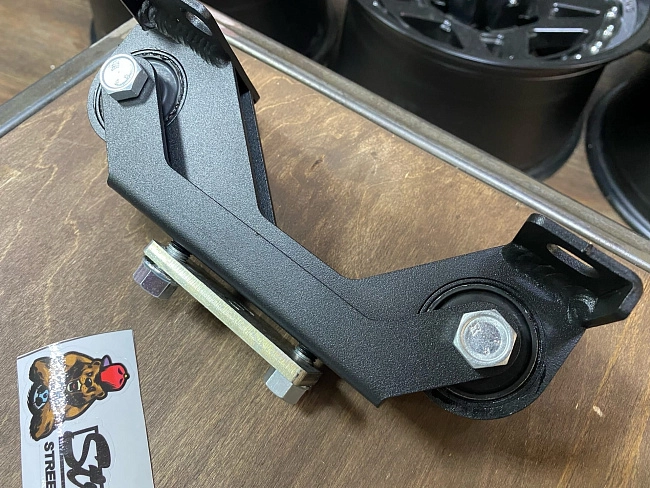 картинка Мягкая опора 5 МКПП для Subaru Impreza, WRX/STI, Legacy, Forester магазин  StreetTuning 