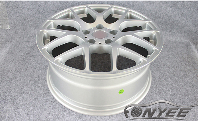 картинка Новые диски HRE P40SC Replika R18 5X112 ET45 J9, серебристые магазин  StreetTuning 