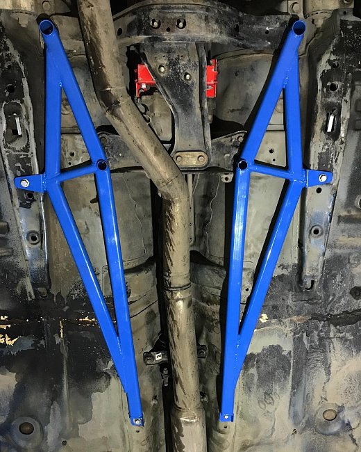 картинка Комплект продольных распорок на дно для Subaru Impreza GC,GF магазин  StreetTuning 