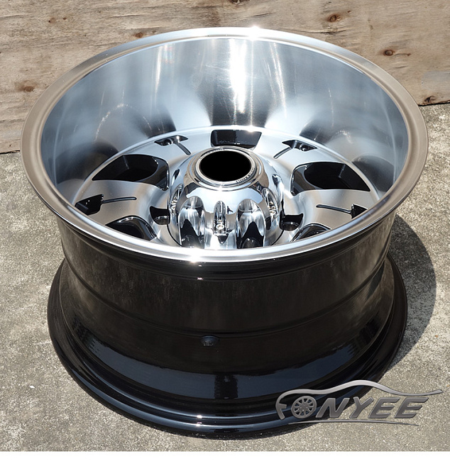 картинка Новые диски XO wheels 2 R15 J8,5 ET-32 6x139,7 черный + серебро магазин  StreetTuning 
