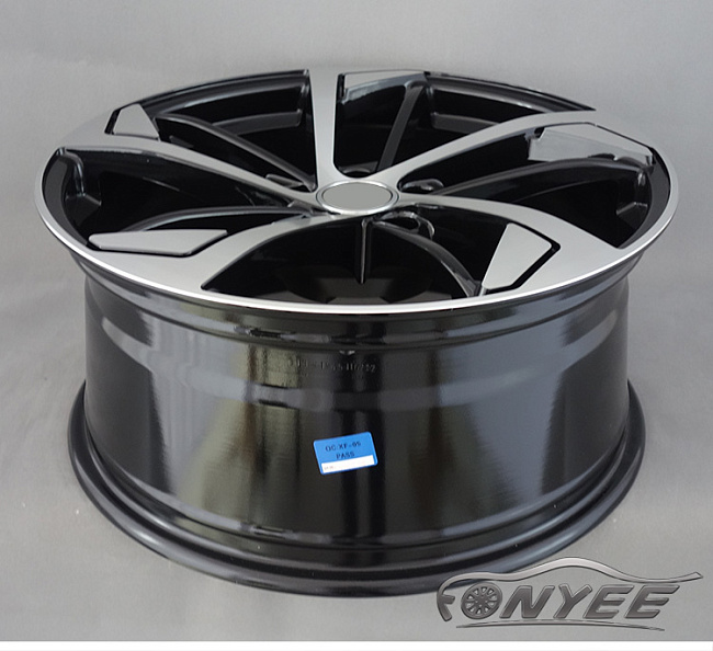 картинка Новые диски Audi style 139 R19 5x112 ET25 J8,5 черный + серебро магазин  StreetTuning 