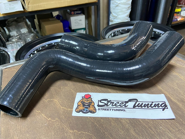 картинка Патрубки системы охлаждения для Subaru Impreza GD/GB/GG 2.0 WR турбо черные магазин  StreetTuning 