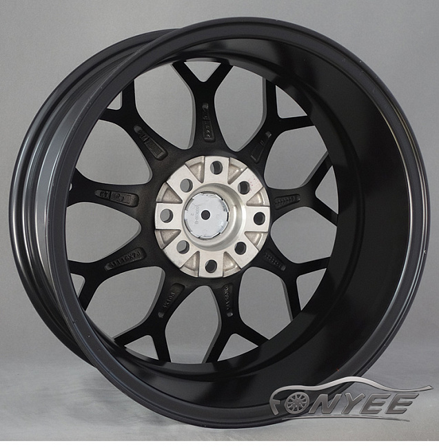 картинка Новые диски Varelox 13  R16 J7 ET12 4x100/4x114,3 черный  + серебро магазин  StreetTuning 