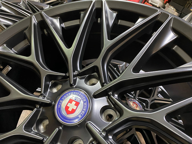 картинка Новые HRE P200 Replika R20 J8,5 ET45 5X130 черные магазин  StreetTuning 