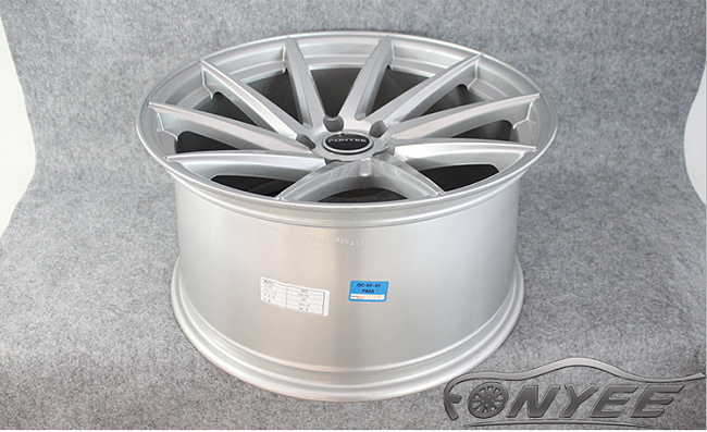 картинка Новые диски Vossen CVT-R Replica R19 5X112 ET30 J10 серебристые магазин  StreetTuning 