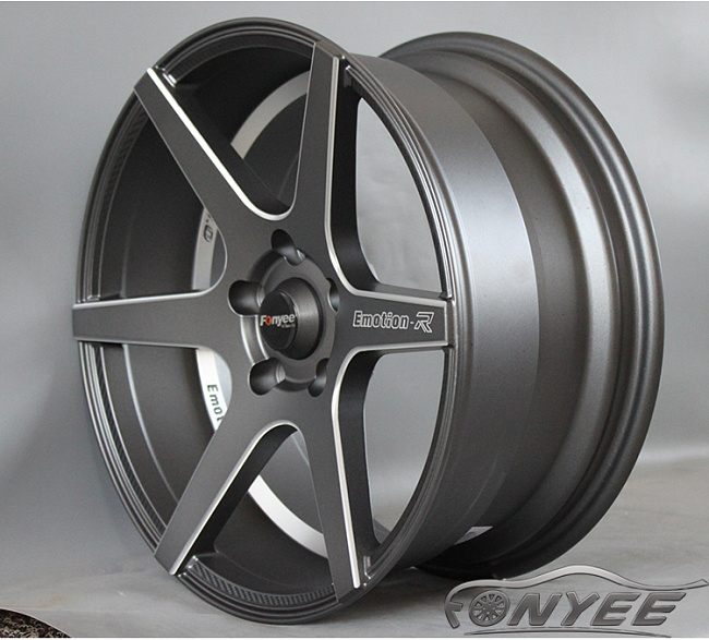 картинка Новые диски SHOGUN EMOTION R V06-R R18 5X114,3 ET30 J10 серебро + серый магазин  StreetTuning 